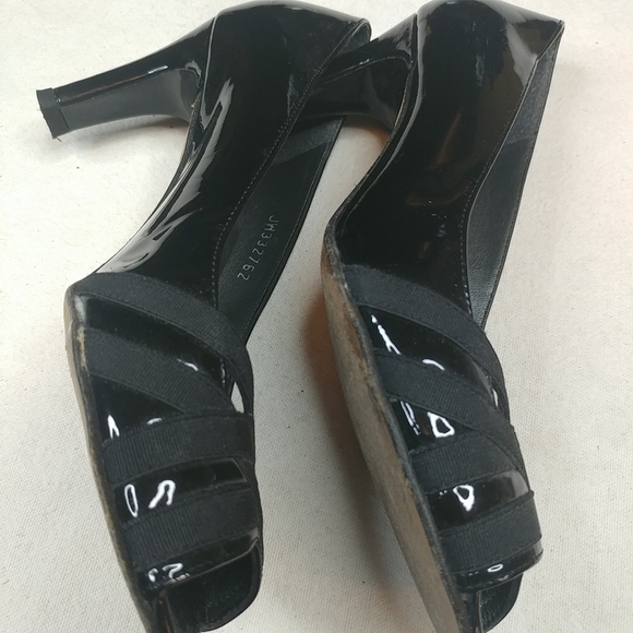 Stuart Weitzman Heels Black Patent Leather Peep To - Picture 3 of 8